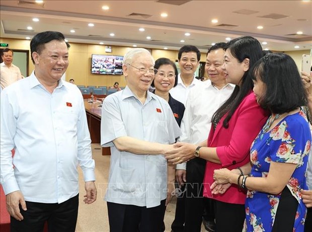 Party General Secretary meets wit local voters - Ảnh 1.