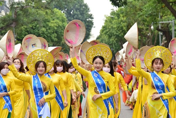Ha Noi Tourism Ao Dai Festival to take place in early December - Ảnh 1.