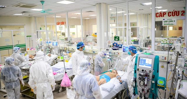 HN: COVID-19 surge has yet put hospitals on overload - Ảnh 1.