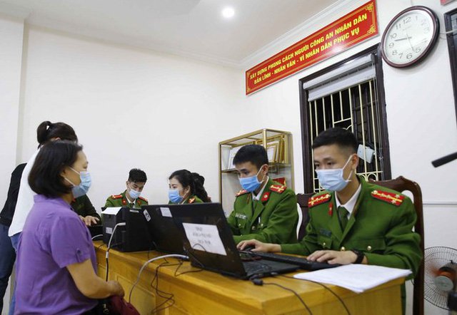 Ha Noi completes 25 essential public services in 2022 - Ảnh 1.