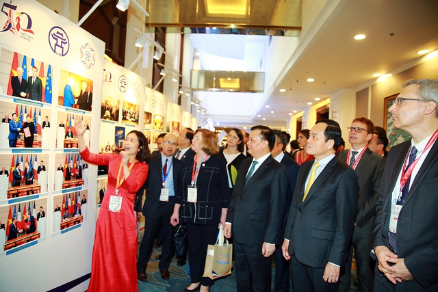Viet Nam-France Decentralized Cooperation Conference opens in Ha Noi - Ảnh 1.