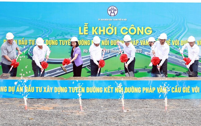 Construction of road linking Expressway, Ring Road 3 kick-started - Ảnh 1.