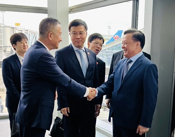 Secretary of the Ha Noi Party begins a five-day visit to Beijing - Ảnh 1.