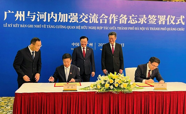 Ha Noi steps up partnership with China’s Guangzhou city - Ảnh 1. Ha Noi steps up partnership with China’s Guangzhou city - Ảnh 1.