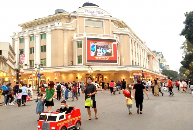 Hoan Kiem pedestrian zones to open throughout National Day holiday - Ảnh 1.