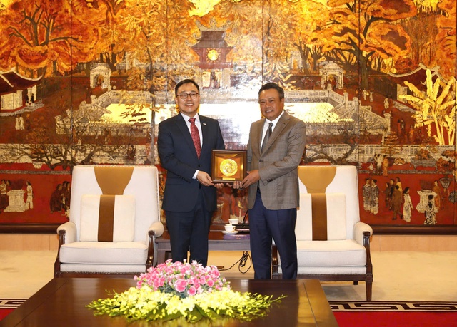 Chairman receives Korean Ambassador   - Ảnh 1.