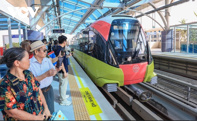 Ha Noi: Second metro line starts commercial run- Ảnh 2.