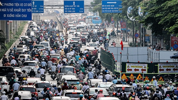Ha Noi seeks US$53 billion to ease congestion- Ảnh 1. Ha Noi seeks US$53 billion to ease congestion- Ảnh 1.