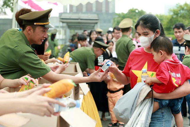 Ha Noi to launch exciting tour packages for National Day- Ảnh 1. Ha Noi to launch exciting tour packages for National Day- Ảnh 1.