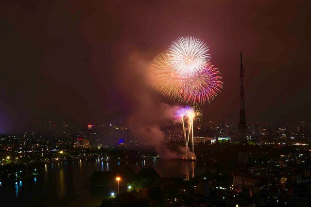 Ha Noi to set firework displays on September 2- Ảnh 1.