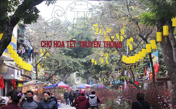 Hà Nội phân luồng giao thông tổ chức chợ hoa Xuân 2022 - Ảnh 1.