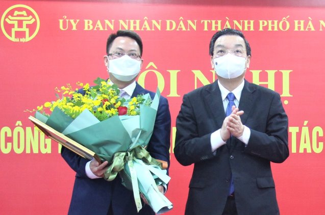 Trao quyết định bổ nhiệm Phó Giám đốc Sở TTTT Hà Nội - Ảnh 1.