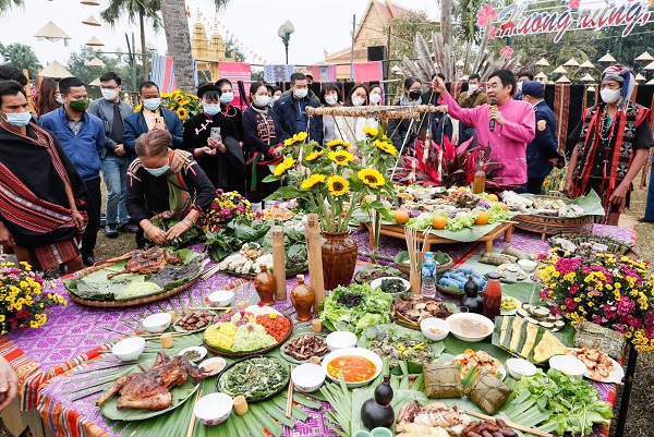 Hà Nội đón 60 nghìn khách du lịch trong dịp nghỉ Lễ - Ảnh 1.