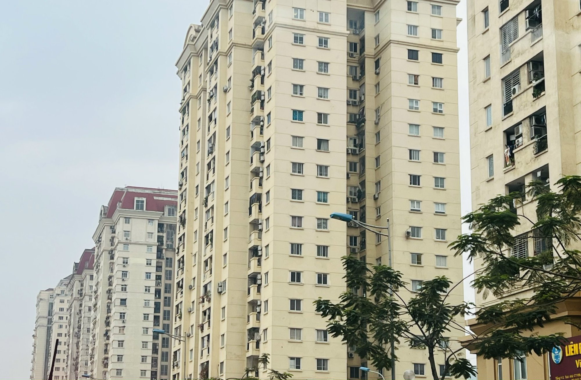 Nhà chung cư tái định cư: Nhà chung cư tái định cư là một chủ đề nóng bỏng trong thời gian gần đây tại Việt Nam. Xem các hình ảnh liên quan đến chủ đề này để hiểu rõ hơn về sự phát triển của đô thị và những ảnh hưởng của nó đến cộng đồng.