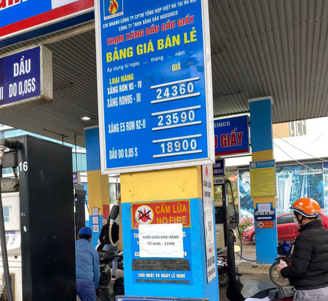 Hà Nội: Các cửa hàng xăng dầu vẫn hoạt động bình thường - Ảnh 1.