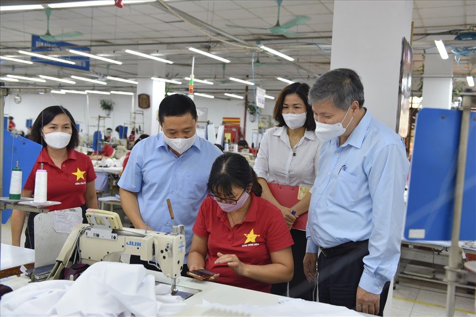 Hà Nội: 91,8% dân số đã được bao phủ bảo hiểm y tế - Ảnh 1.