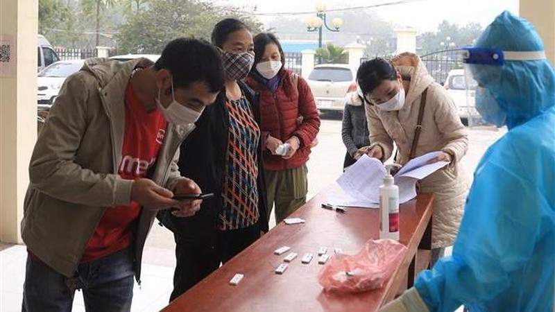 Sớm gỡ vướng thủ tục để F0 được hưởng chế độ BHXH - Ảnh 1.