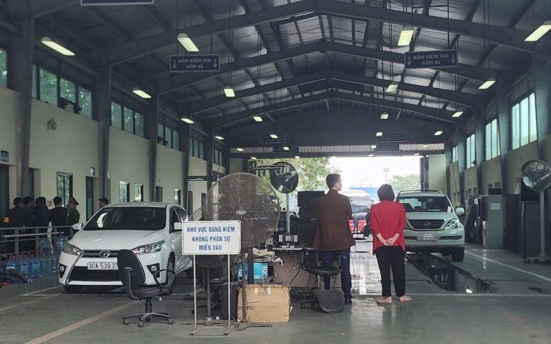 Trung tâm đăng kiểm tăng cường nhân lực phục vụ nhân dân cả ngày nghỉ
