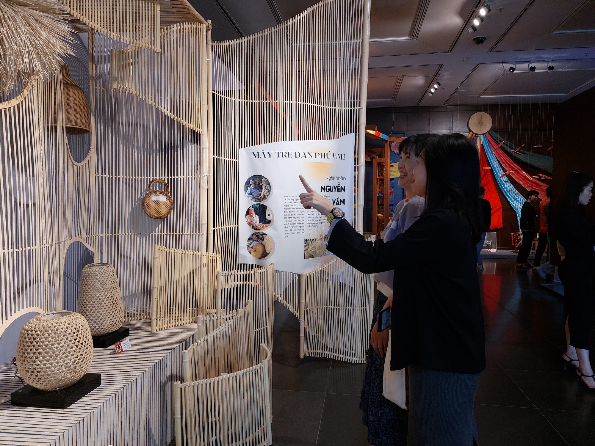 Khai mạc chuỗi trưng bày tôn vinh giá trị di sản văn hóa Hà Nội- Ảnh 2.