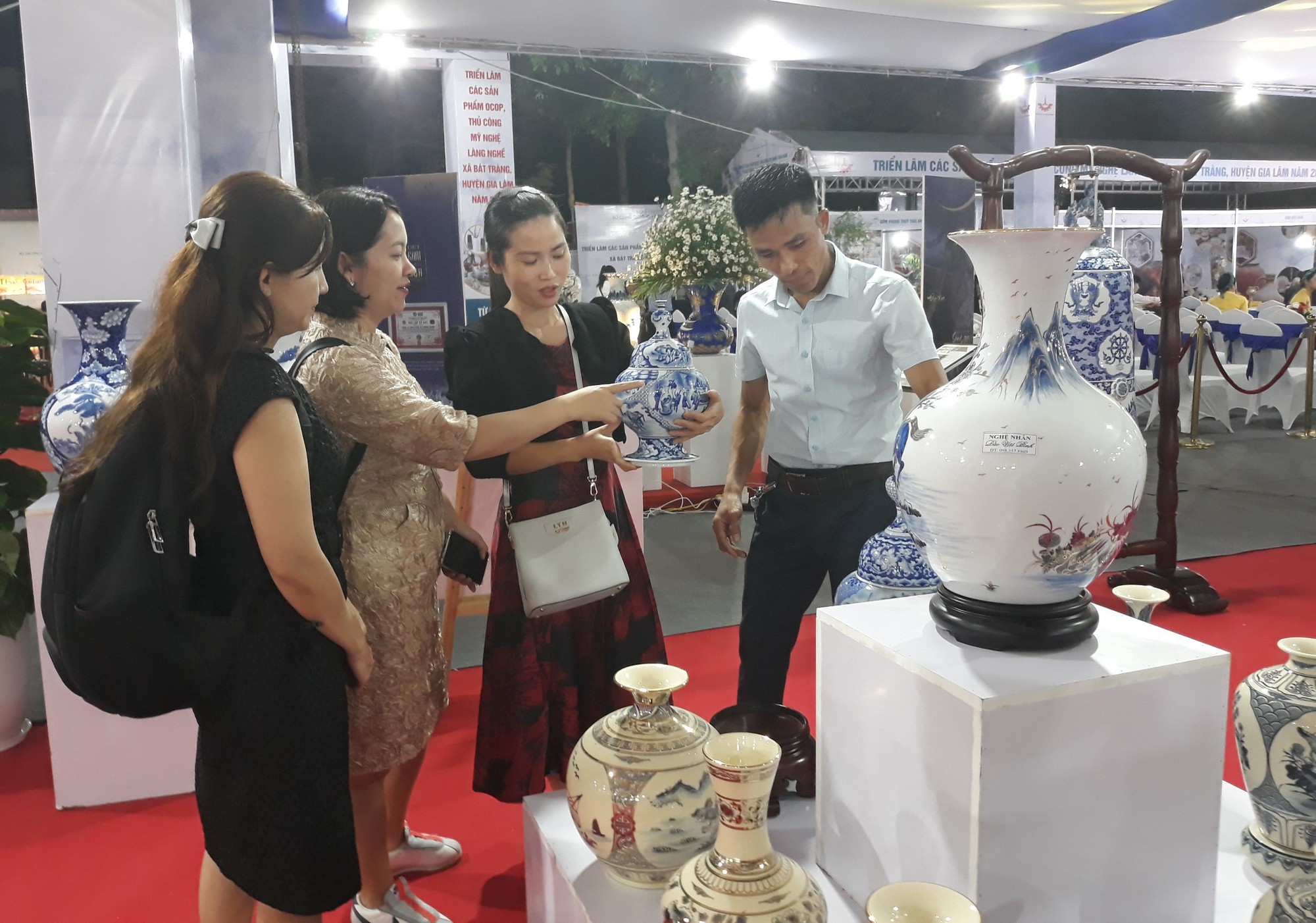 Hà Nội: Khai mạc Triển lãm các sản phẩm thủ công mỹ nghệ, làng nghề Bát Tràng năm 2023- Ảnh 2.