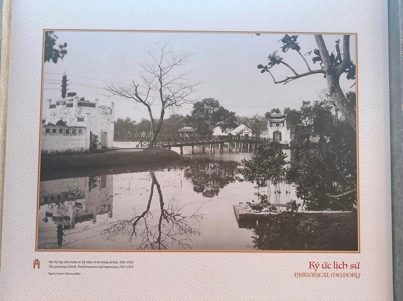 Trưng bày những hình ảnh quý về hồ Hoàn Kiếm và đền Ngọc Sơn- Ảnh 2.