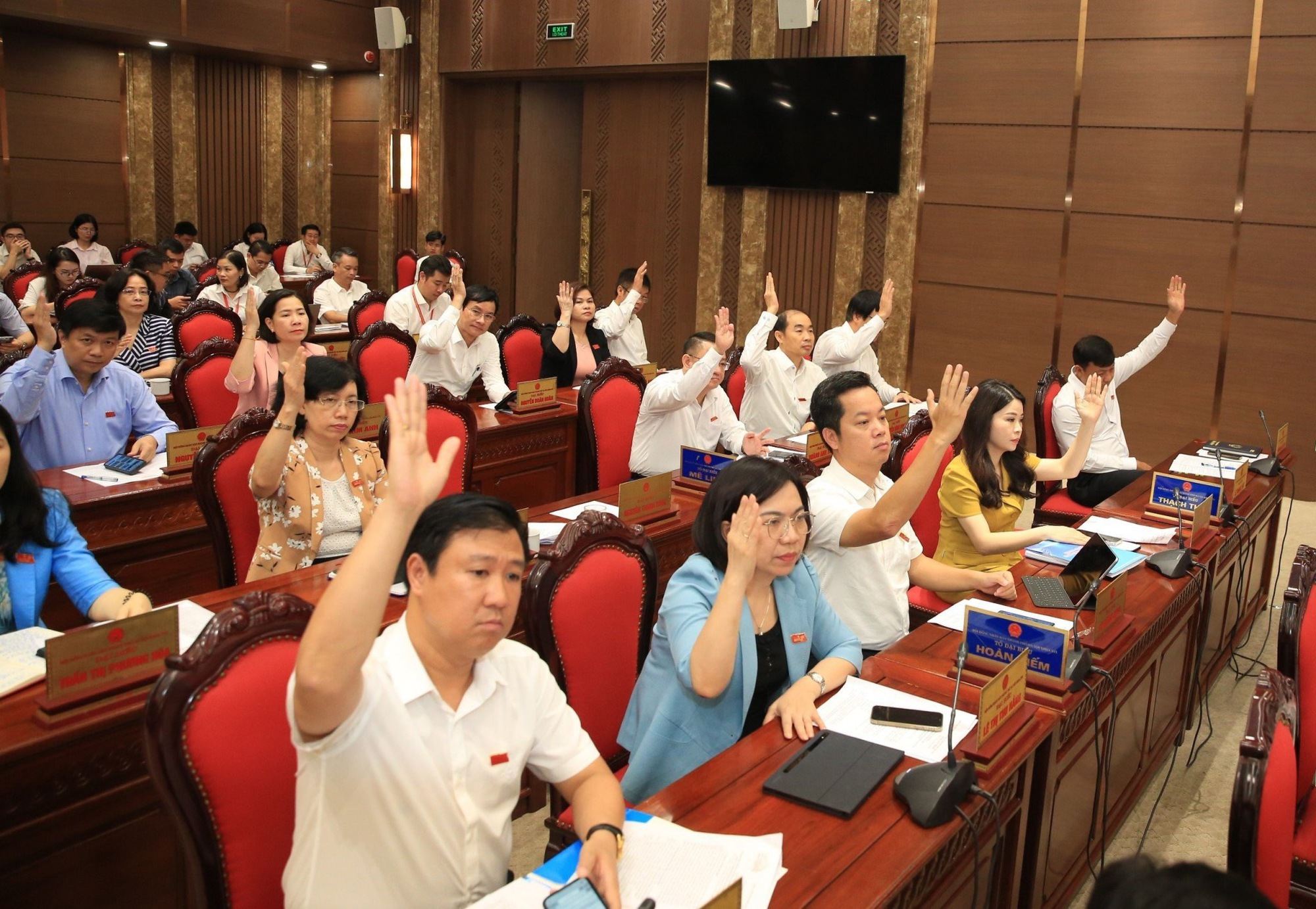 Hà Nội tán thành chủ trương thành lập quận Gia Lâm và 16 phường - Ảnh 1.