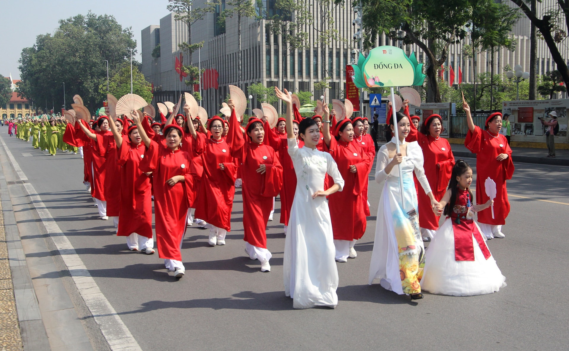 Lễ hội áo dài Du lịch Hà Nội: Tiền đề phát triển sản phẩm du lịch văn hóa độc đáo- Ảnh 3.