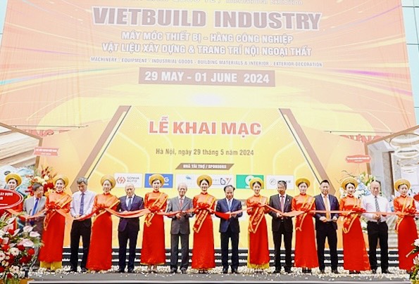 Gần 900 gian hàng tham gia Triển lãm quốc tế Vietbuild Industry- Ảnh 1.