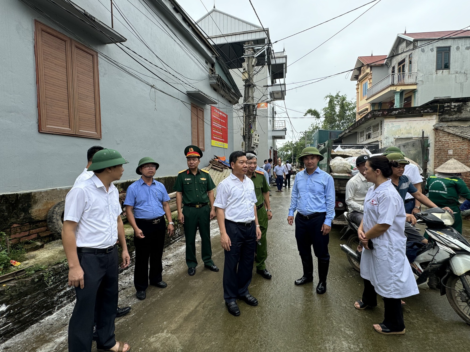 Sau khi rút quân về nước, Lý Thường Kiệt cho xây dựng hệ thống phòng ngự chống Tống ở đâu?