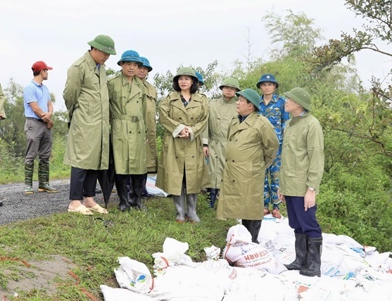 Sẵn sàng ở mức cao nhất để ứng phó với nước lũ- Ảnh 1.