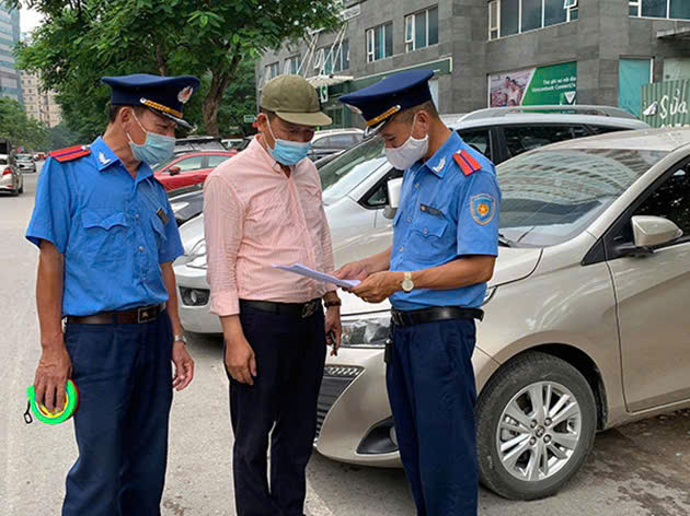 Hà Nội: Xử phạt hơn 500 điểm trông giữ xe vi phạm- Ảnh 1. Hà Nội: Xử phạt hơn 500 điểm trông giữ xe vi phạm- Ảnh 1.