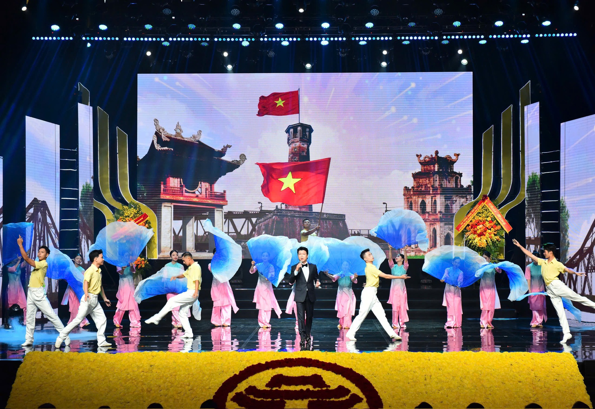 Thi đua yêu nước - động lực xây dựng Thủ đô phát triển bền vững- Ảnh 4. Thi đua yêu nước - động lực xây dựng Thủ đô phát triển bền vững- Ảnh 4.