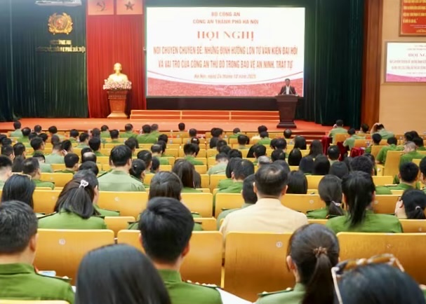 Công an Hà Nội tổ chức sinh hoạt chính trị sâu rộng trong toàn lực lượng- Ảnh 2. Công an Hà Nội tổ chức sinh hoạt chính trị sâu rộng trong toàn lực lượng- Ảnh 2.