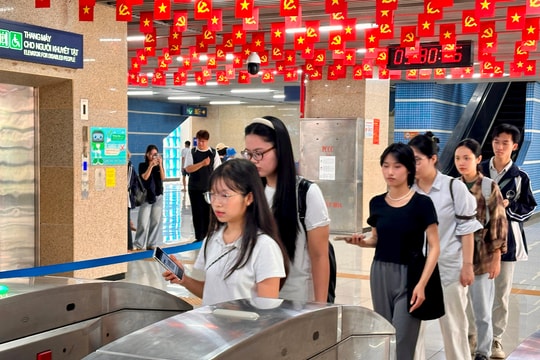 Hanoi kommer att använda elektronisk autentisering och biometrisk identifiering för tågpassagerare – Foto 1. Hà Nội sẽ xác thực điện tử, nhận diện sinh trắc học với  hành khách đi tàu điện- Ảnh 1.