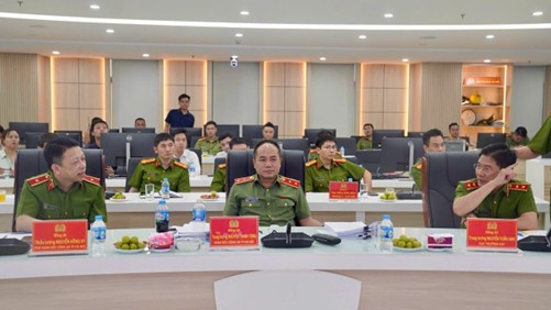 Ta mắt Trung tâm Thông tin chỉ huy kết nối hệ thống truyền tin, báo sự cố PCCC- Ảnh 1.