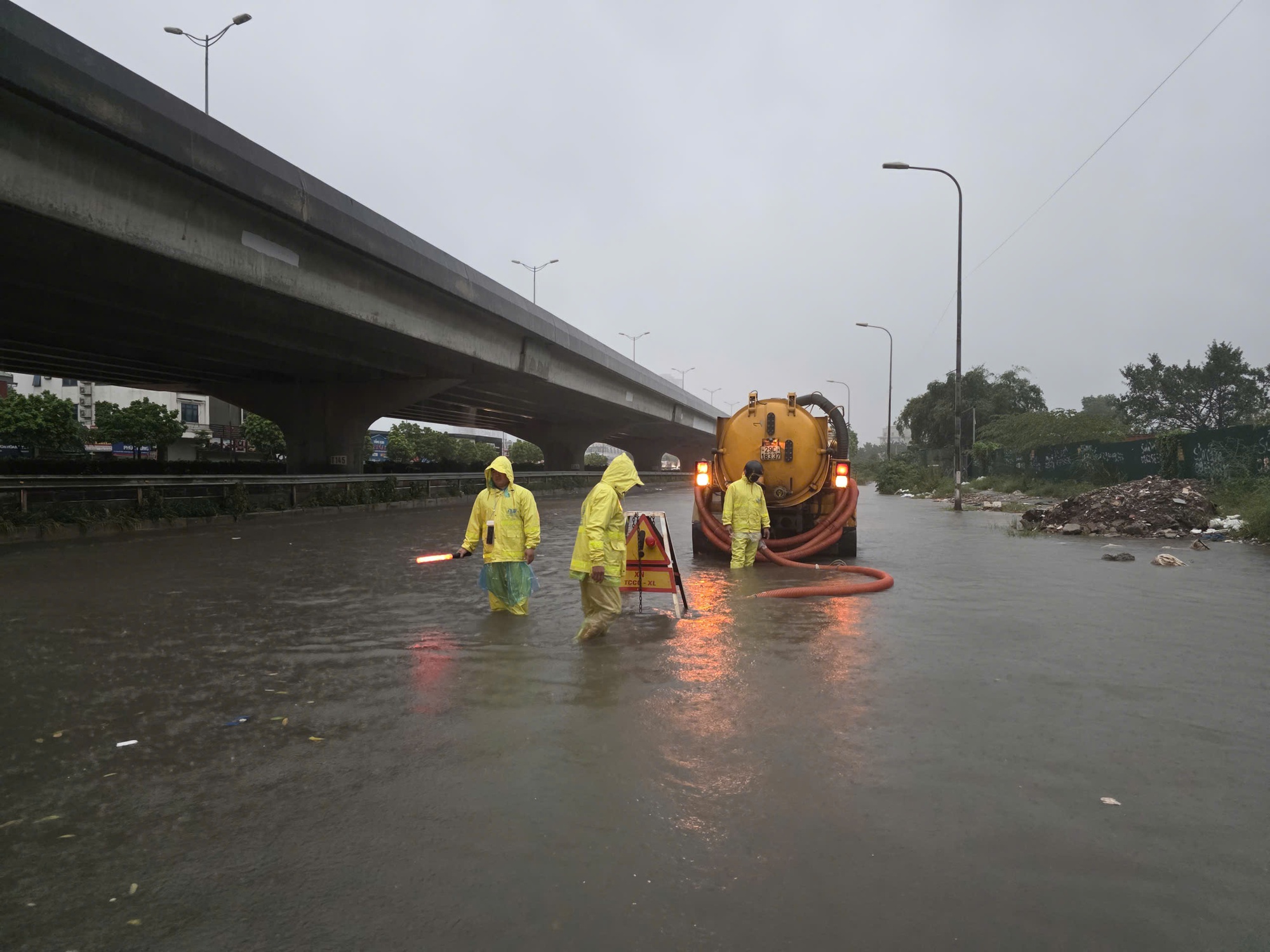 Hà Nội: Mưa lớn, hàng loạt tuyến đường nguy cơ ngập úng- Ảnh 5.