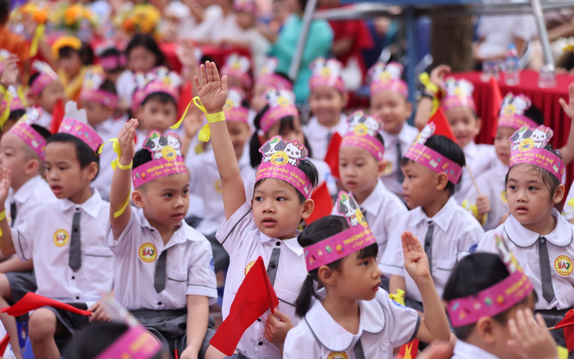 Hà Nội thông qua quy định mức học phí, mức cấp bù tiền miễn học phí