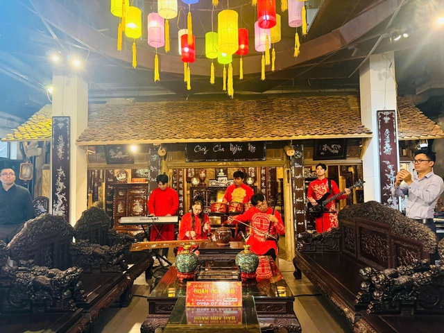 Để văn hoá truyền thống dân tộc đến gần hơn với người dân Thủ đô- Ảnh 1. Để văn hoá truyền thống dân tộc đến gần hơn với người dân Thủ đô- Ảnh 1.