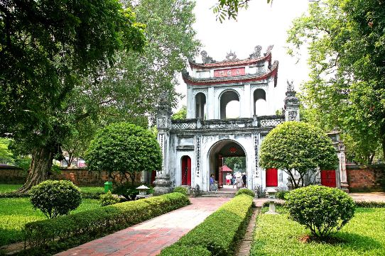 Hà Nội yêu cầu tạm dừng hoạt động vui chơi, giải trí, du lịch để ứng phó bão số 3- Ảnh 1. Hà Nội yêu cầu tạm dừng hoạt động vui chơi, giải trí, du lịch để ứng phó bão số 3- Ảnh 1.