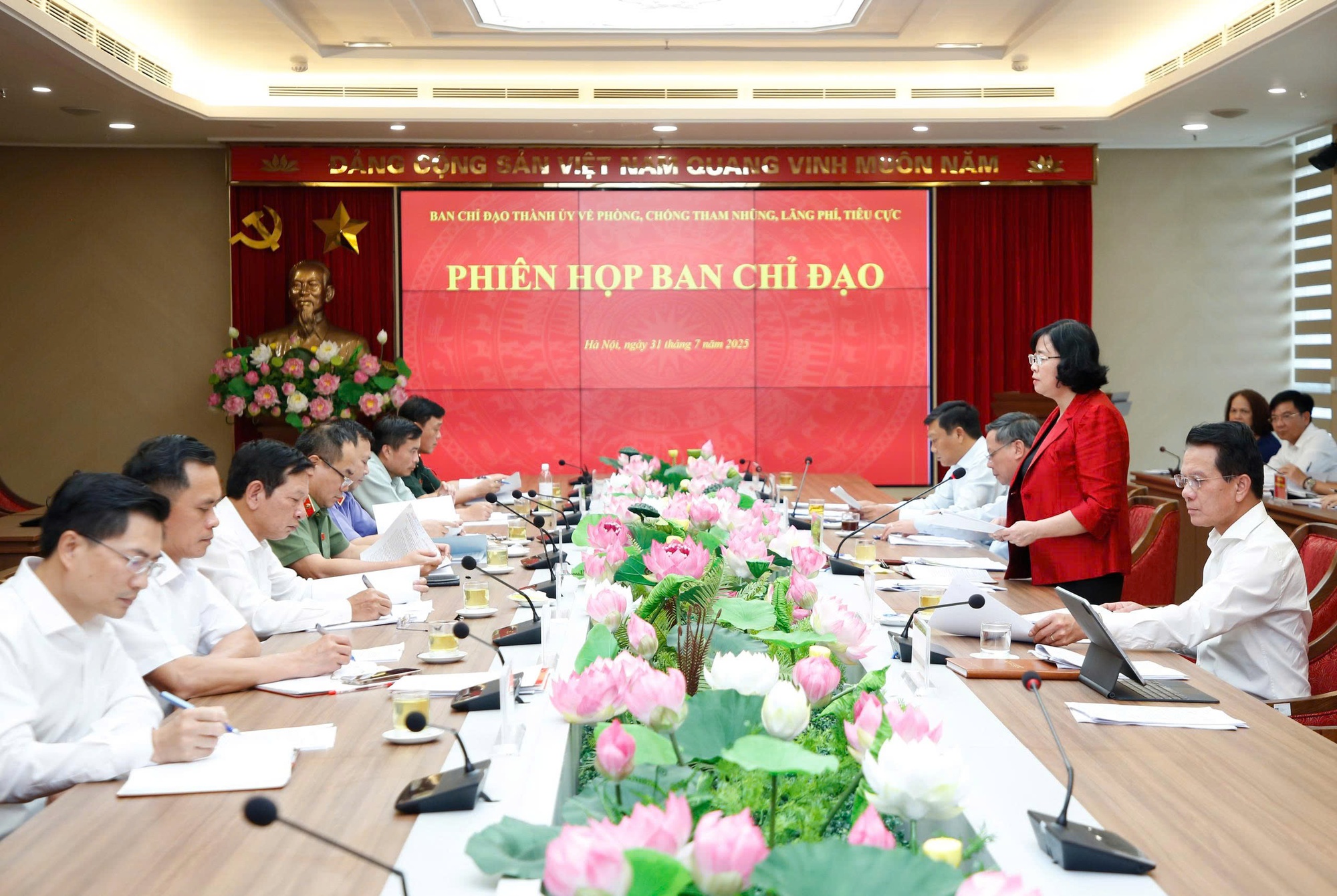 Không để xảy ra nhũng nhiễu, phiền hà, trì hoãn trong giải quyết công việc- Ảnh 2. Không để xảy ra nhũng nhiễu, phiền hà, trì hoãn trong giải quyết công việc- Ảnh 2.
