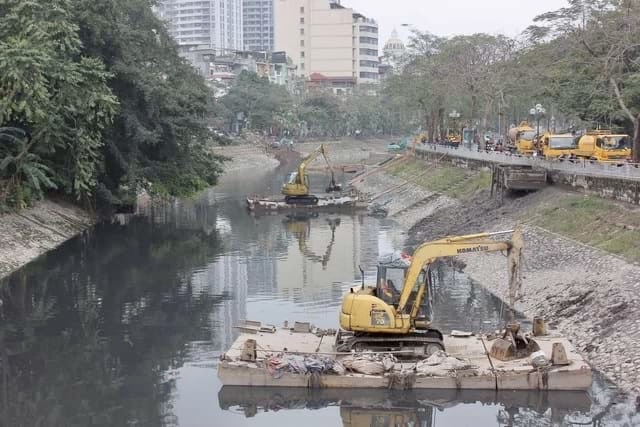 Tăng tốc để hoàn thành đúng tiến độ cải tạo, chỉnh trang bờ sông Tô Lịch - Ảnh 1. Tăng tốc để hoàn thành đúng tiến độ cải tạo, chỉnh trang bờ sông Tô Lịch - Ảnh 1.