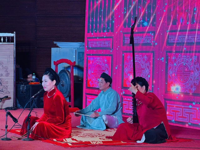 Nghệ thuật ca trù: Hơi thở xưa vang vọng giữa Thủ đô- Ảnh 4.