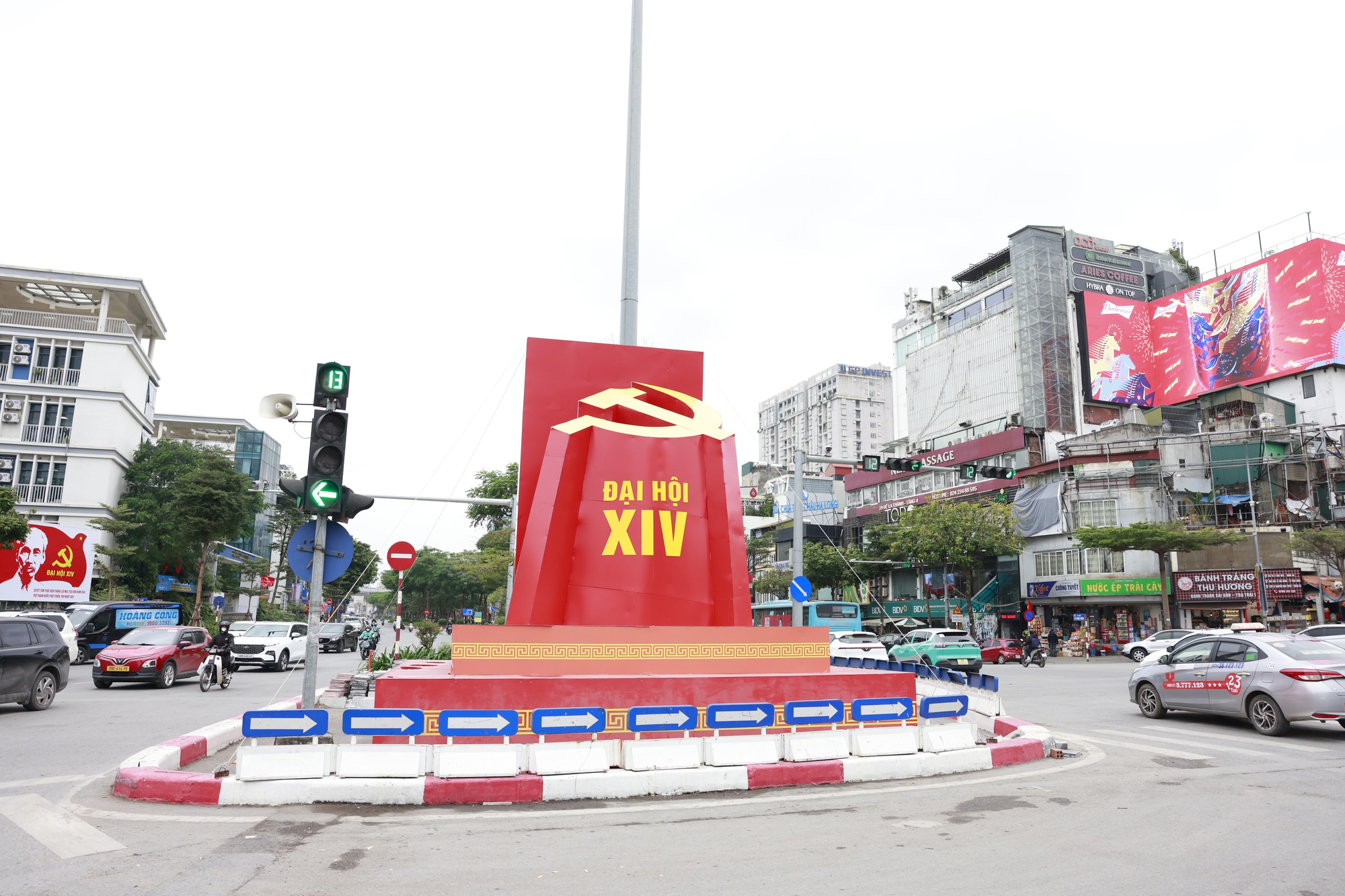 Hà Nội rợp cờ hoa đón chào Đại hội Đảng lần thứ XIV- Ảnh 16.