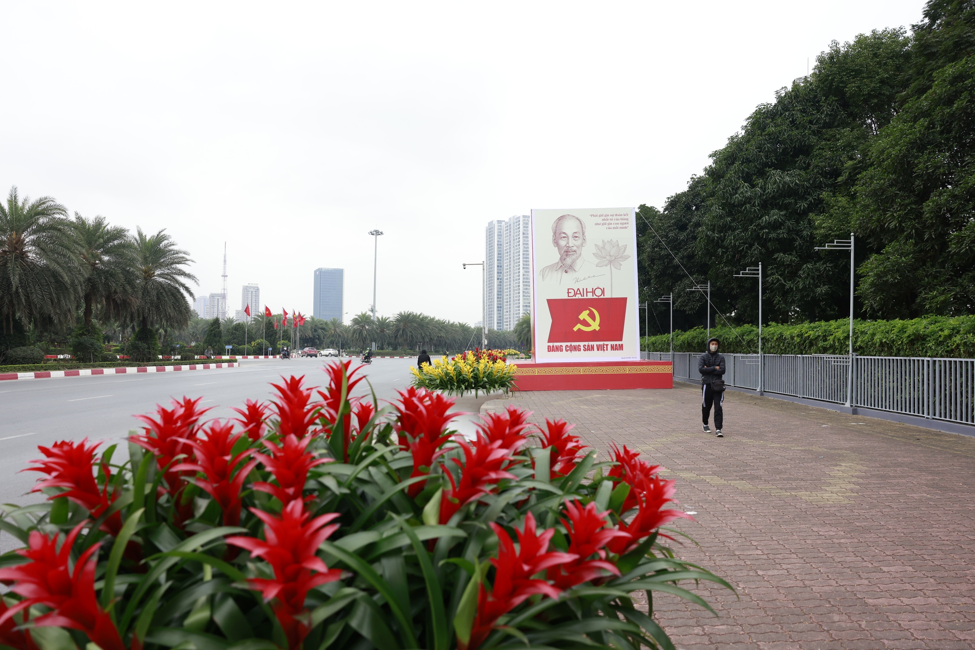 Hà Nội rợp cờ hoa đón chào Đại hội Đảng lần thứ XIV- Ảnh 13.