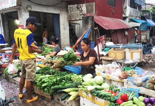 Gắn việc xử lý, giải tỏa ‘chợ cóc’ với sắp xếp, quản lý chợ dân sinh- Ảnh 1.