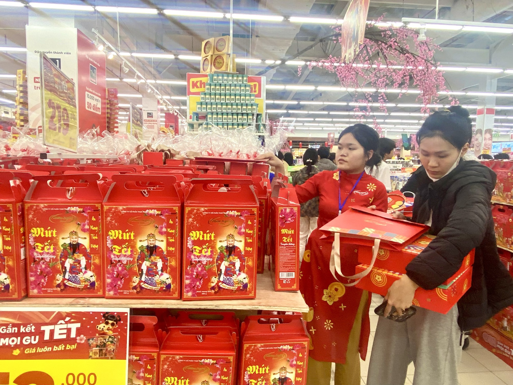 Thị trường bánh kẹo, giỏ quà Tết 2026: Hàng Việt chiếm ưu thế- Ảnh 3.