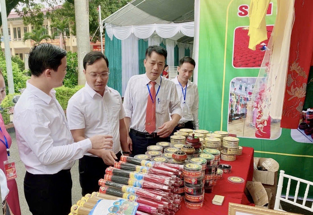 Giữ lửa làng nghề trong những ngày Xuân mới- Ảnh 3. Giữ lửa làng nghề trong những ngày Xuân mới- Ảnh 3.