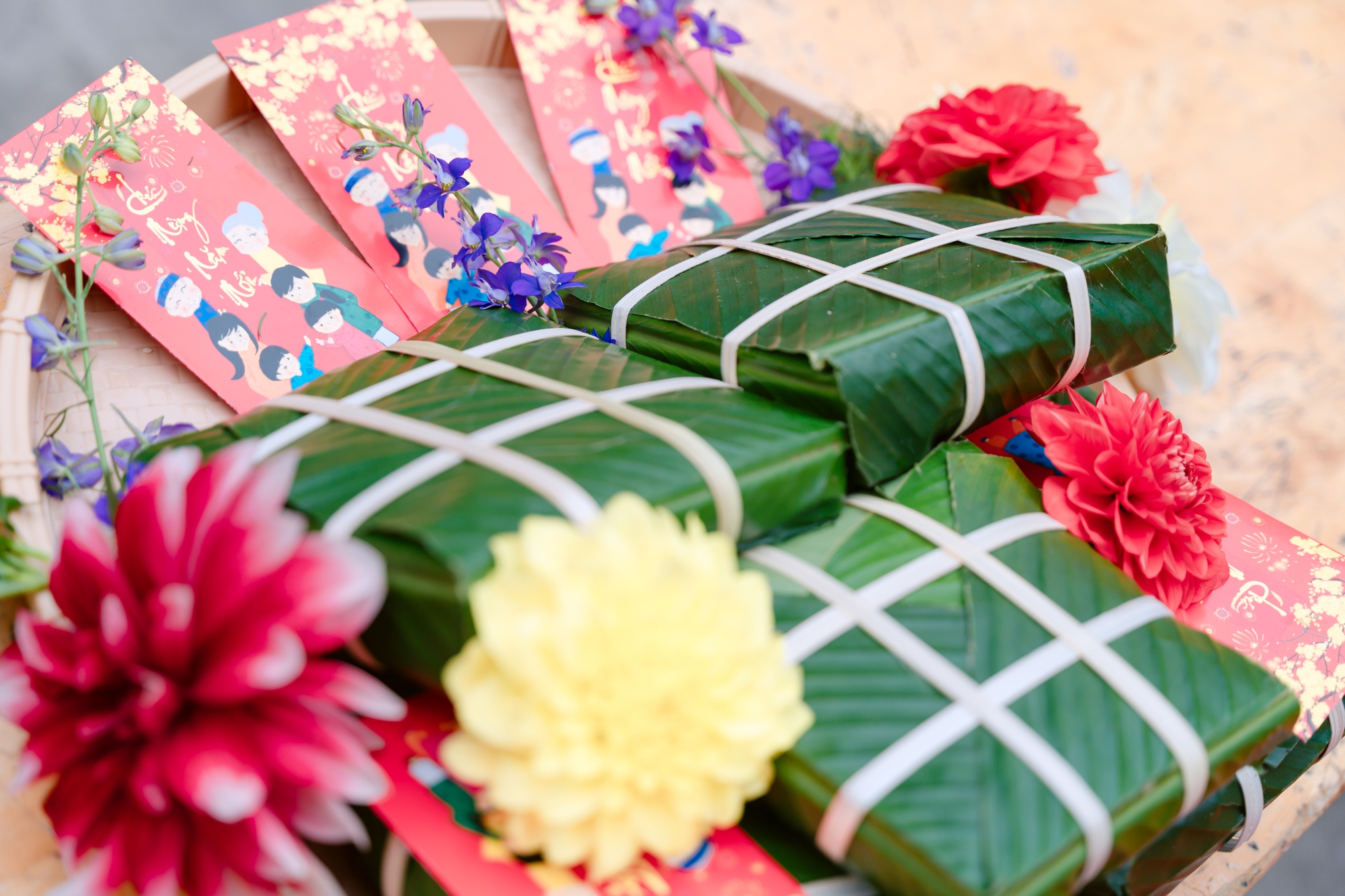 Từ những chiếc bánh chưng nghĩa tình, giữ trọn hồn Tết Việt- Ảnh 1.