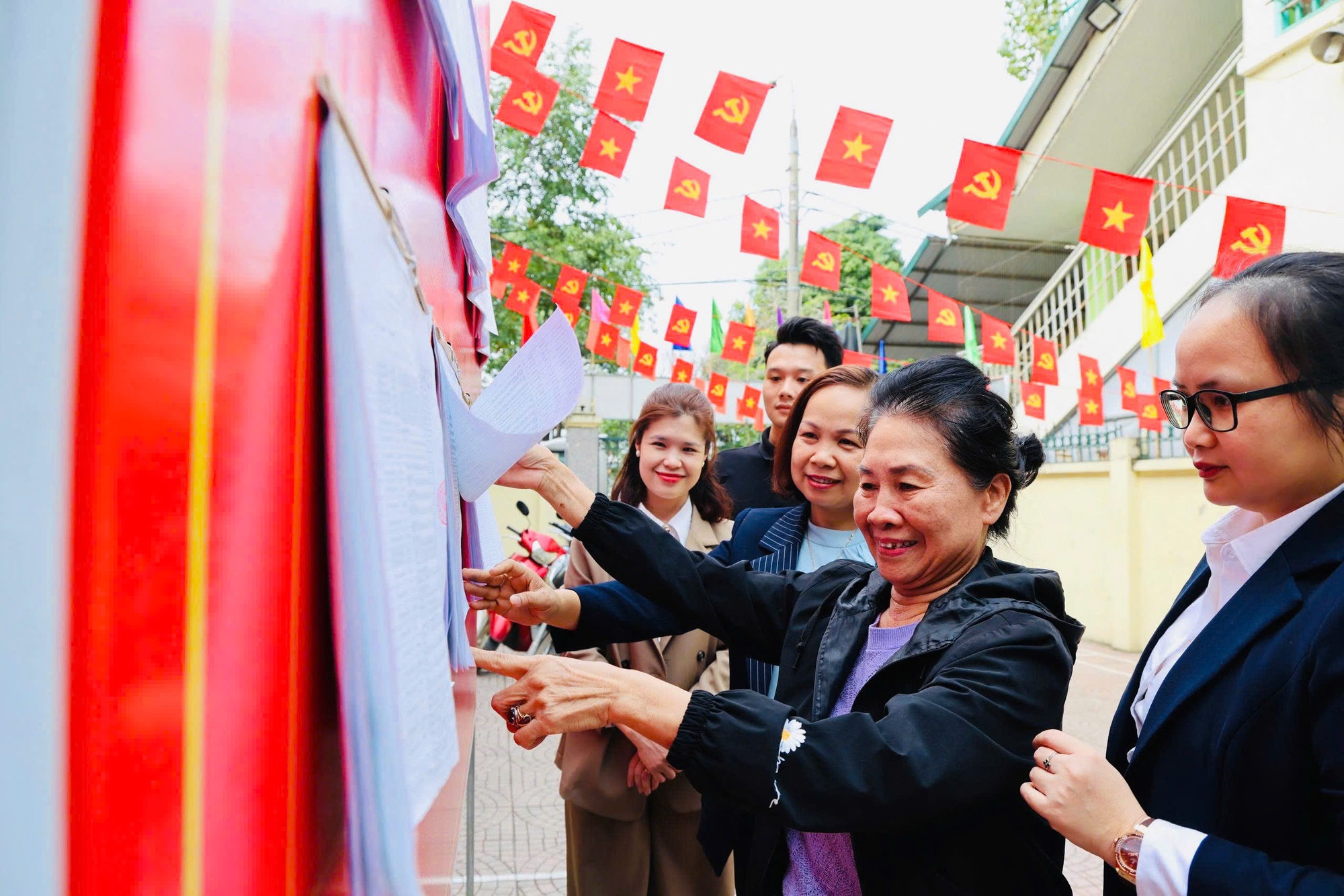 Hà Nội rực rỡ sắc màu hướng về 'Ngày hội của toàn dân'- Ảnh 14.