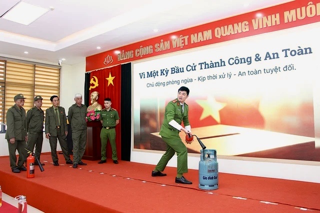 Hà Nội kiểm tra toàn diện phòng cháy, chữa cháy tại gần 4.100 điểm bỏ phiếu phục vụ bầu cử- Ảnh 1.